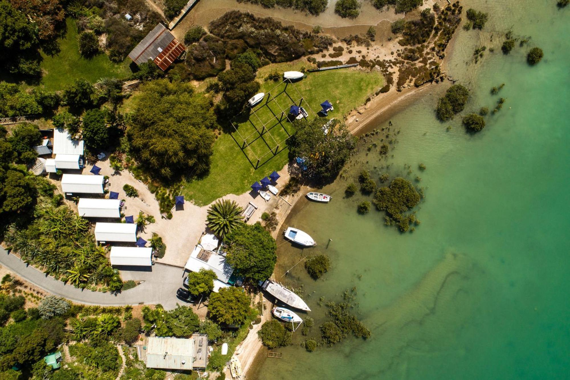 Apartamento Boatsheds On The Bay, Waiheke Island Ostend Exterior foto